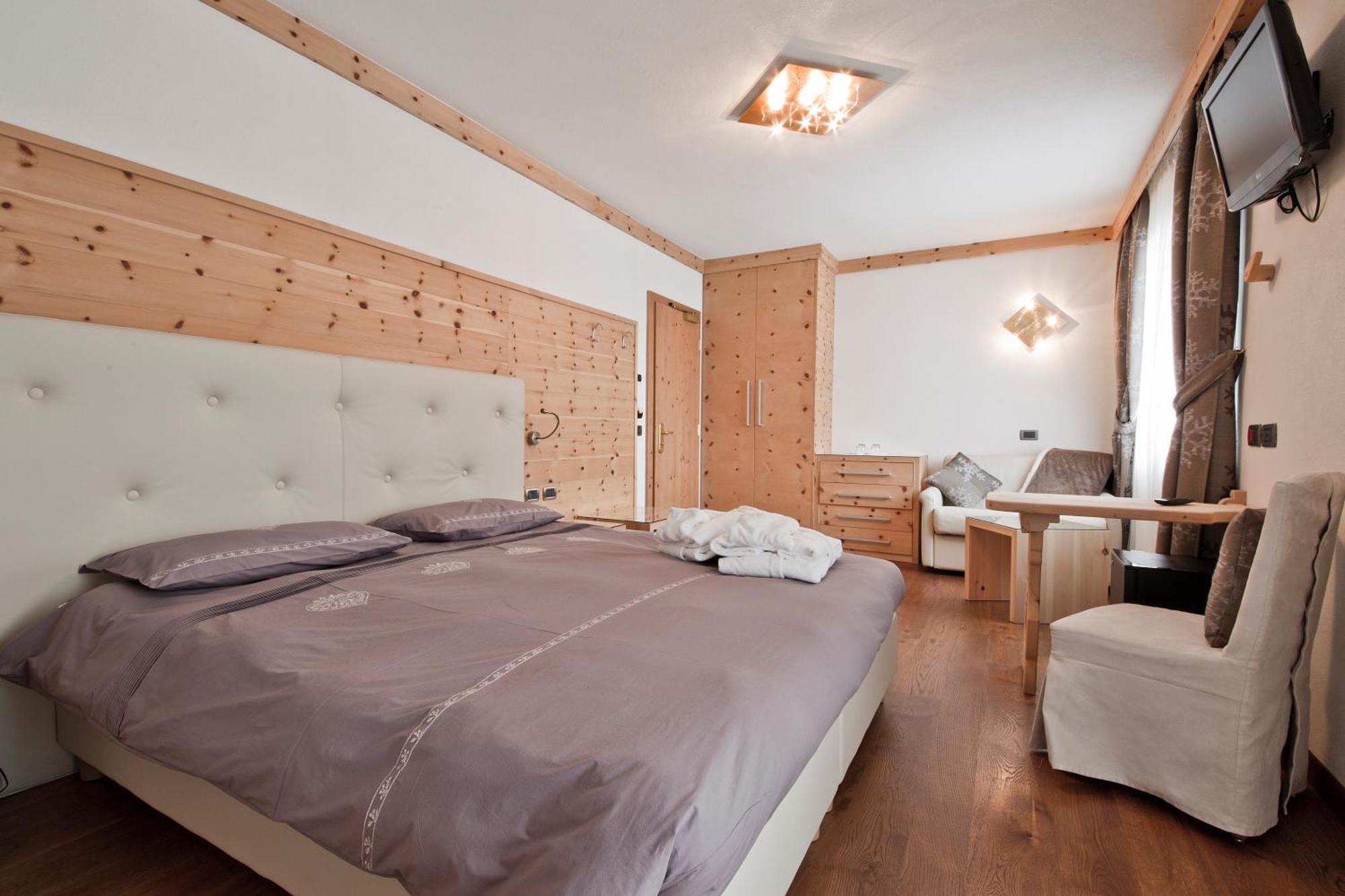 Alpenhotel Panorama Campitello di Fassa Dış mekan fotoğraf