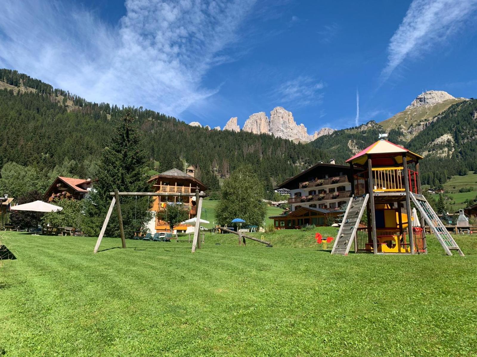 Alpenhotel Panorama Campitello di Fassa Dış mekan fotoğraf